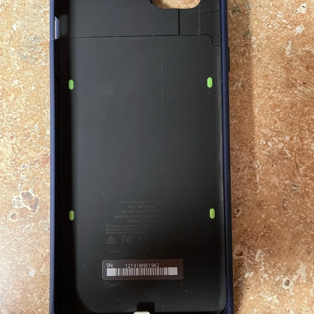 Mophie juice pack- protective battery case